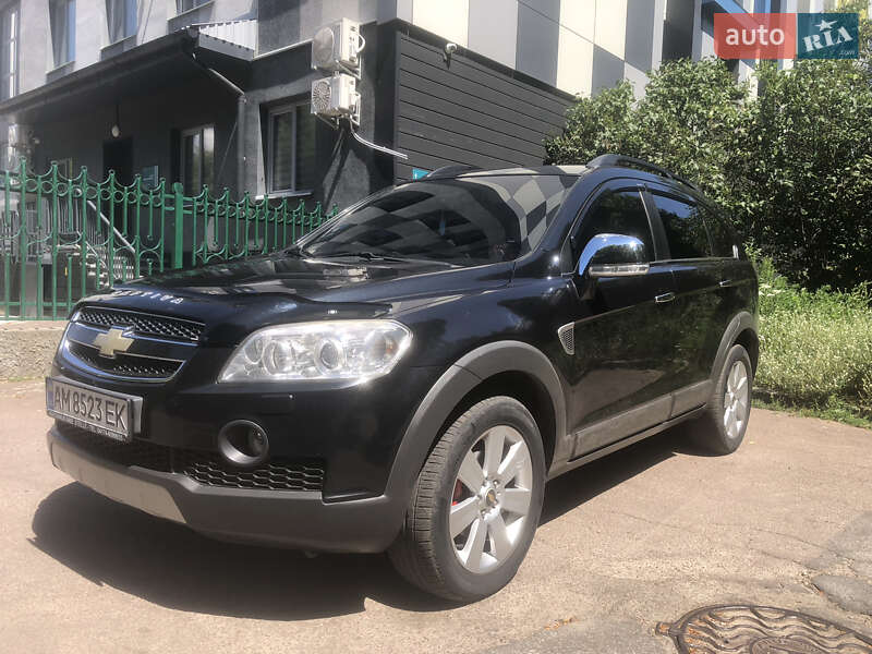 Позашляховик / Кросовер Chevrolet Captiva 2010 в Житомирі