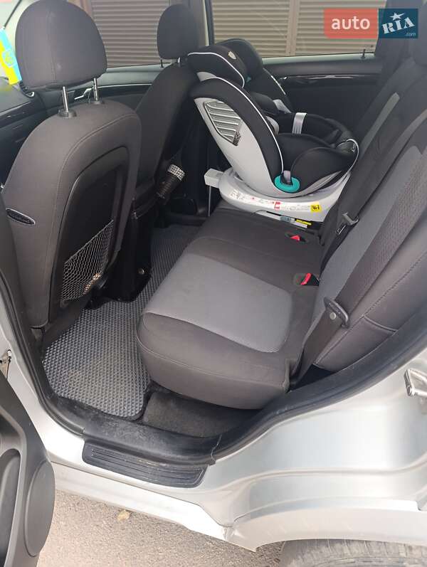 Внедорожник / Кроссовер Chevrolet Captiva 2013 в Ровно