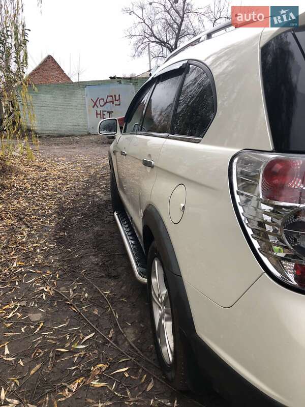 Внедорожник / Кроссовер Chevrolet Captiva 2011 в Чугуеве