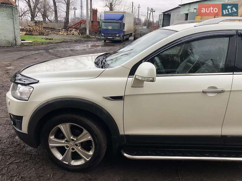 Внедорожник / Кроссовер Chevrolet Captiva 2011 в Чугуеве