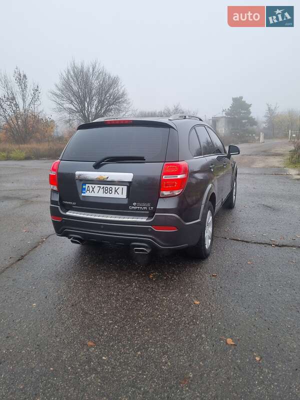 Внедорожник / Кроссовер Chevrolet Captiva 2016 в Харькове