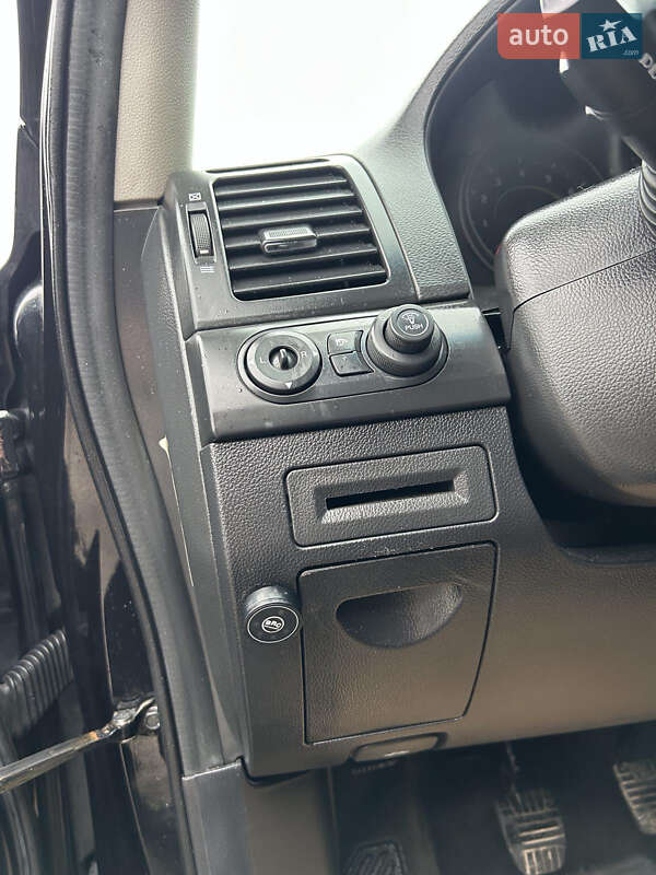 Внедорожник / Кроссовер Chevrolet Captiva 2010 в Нововолынске