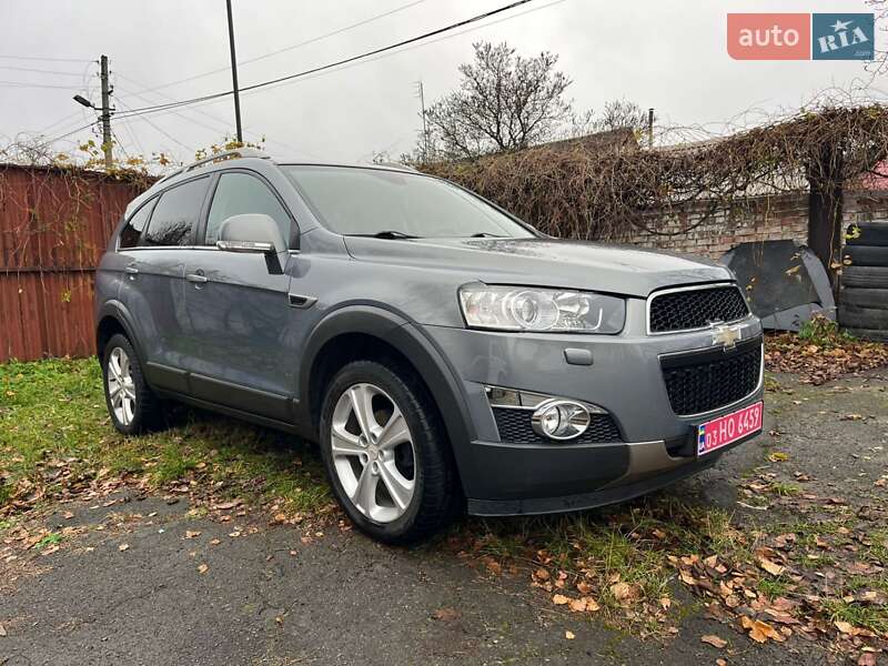 Внедорожник / Кроссовер Chevrolet Captiva 2012 в Луцке