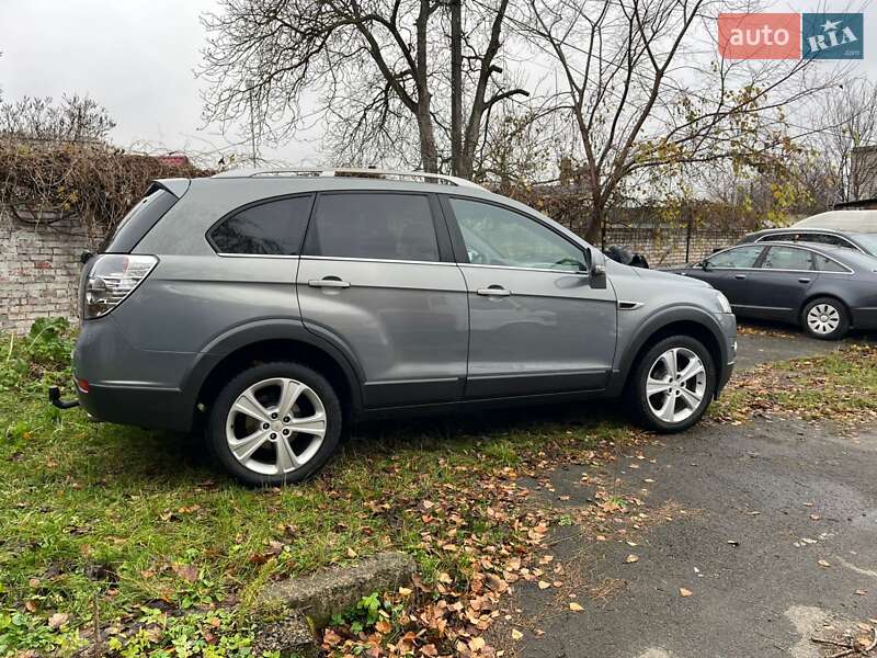 Внедорожник / Кроссовер Chevrolet Captiva 2012 в Луцке