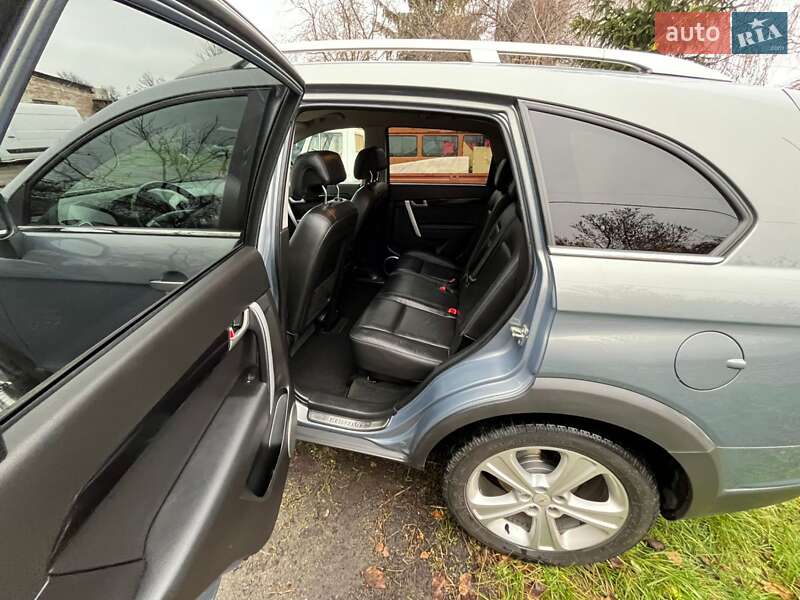 Внедорожник / Кроссовер Chevrolet Captiva 2012 в Луцке