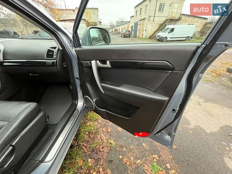 Внедорожник / Кроссовер Chevrolet Captiva 2012 в Луцке