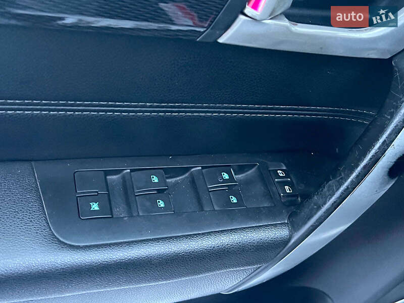 Позашляховик / Кросовер Chevrolet Captiva 2014 в Львові