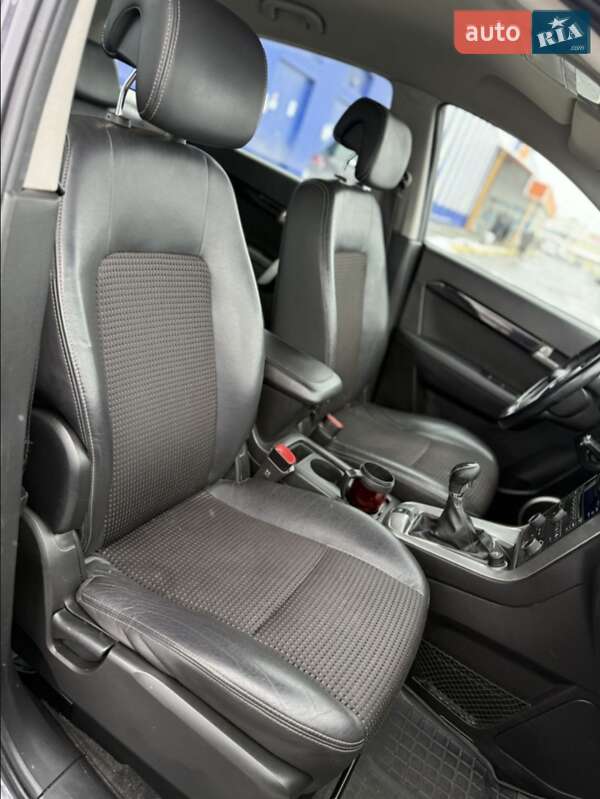 Позашляховик / Кросовер Chevrolet Captiva 2012 в Турці