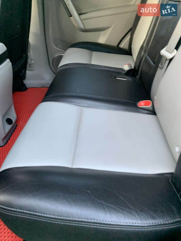 Внедорожник / Кроссовер Chevrolet Captiva 2011 в Сарнах