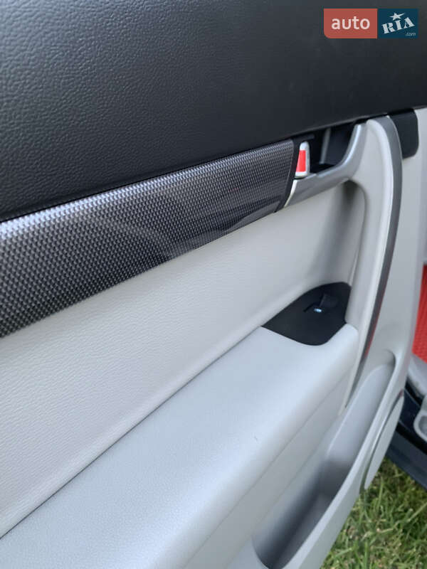 Внедорожник / Кроссовер Chevrolet Captiva 2011 в Сарнах