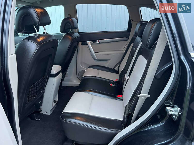 Внедорожник / Кроссовер Chevrolet Captiva 2011 в Киеве