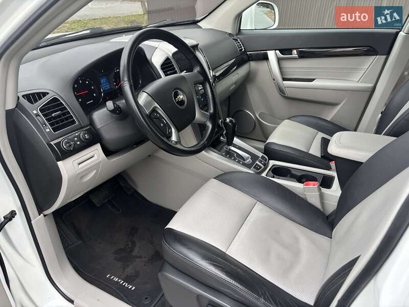 Внедорожник / Кроссовер Chevrolet Captiva 2013 в Луцке