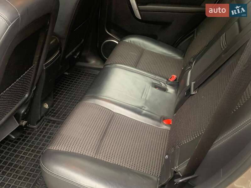 Позашляховик / Кросовер Chevrolet Captiva 2011 в Києві