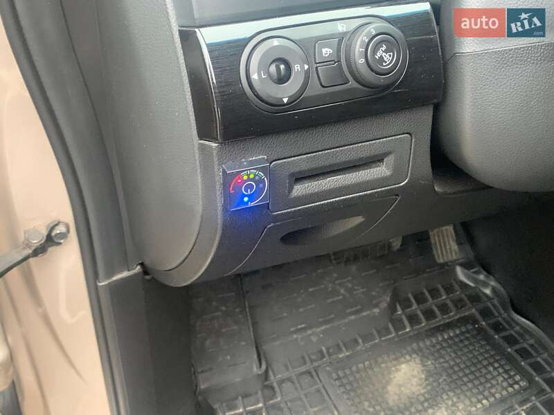 Позашляховик / Кросовер Chevrolet Captiva 2011 в Києві