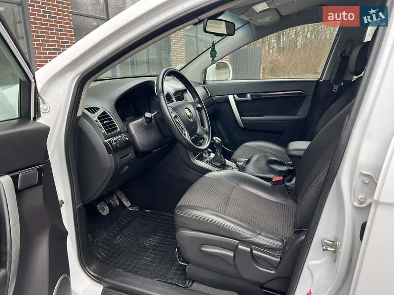 Позашляховик / Кросовер Chevrolet Captiva 2011 в Чернівцях