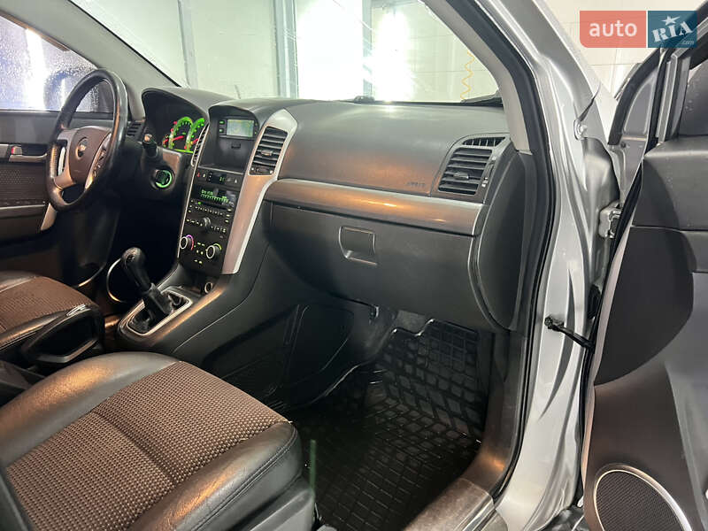 Позашляховик / Кросовер Chevrolet Captiva 2008 в Києві