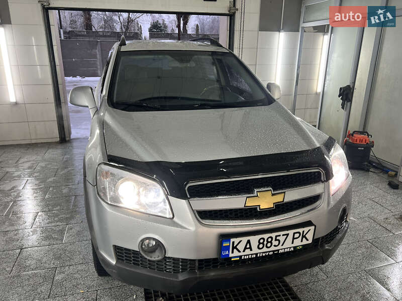 Позашляховик / Кросовер Chevrolet Captiva 2008 в Києві