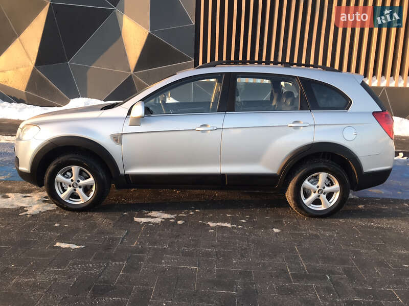 Внедорожник / Кроссовер Chevrolet Captiva 2010 в Луцке