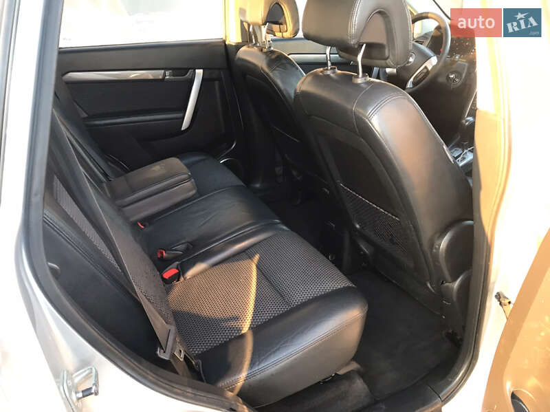 Внедорожник / Кроссовер Chevrolet Captiva 2010 в Луцке