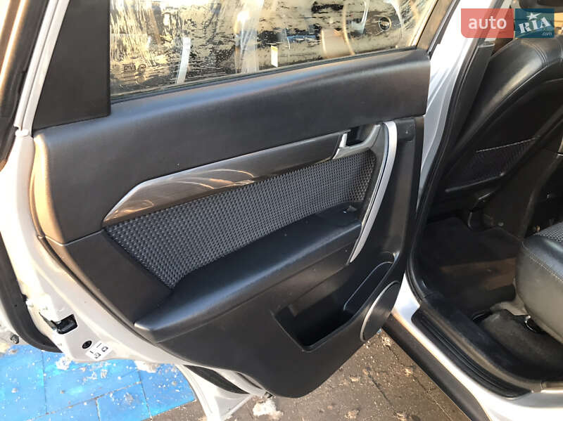 Внедорожник / Кроссовер Chevrolet Captiva 2010 в Луцке