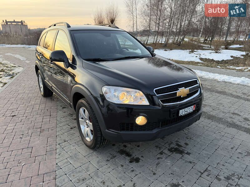 Внедорожник / Кроссовер Chevrolet Captiva 2010 в Здолбунове