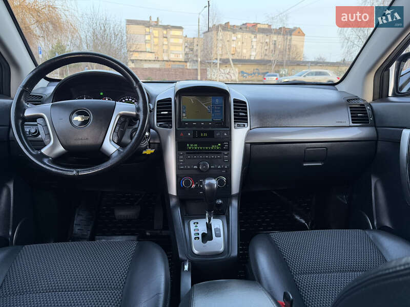 Внедорожник / Кроссовер Chevrolet Captiva 2010 в Здолбунове