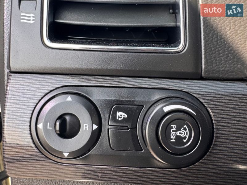 Позашляховик / Кросовер Chevrolet Captiva 2015 в Луцьку