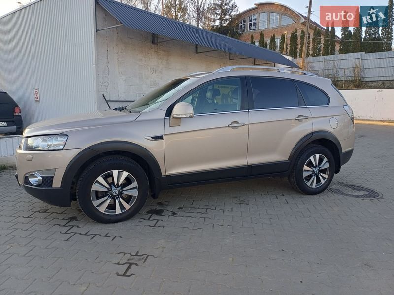 Позашляховик / Кросовер Chevrolet Captiva 2012 в Чернівцях