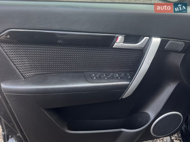 Позашляховик / Кросовер Chevrolet Captiva 2012 в Луцьку