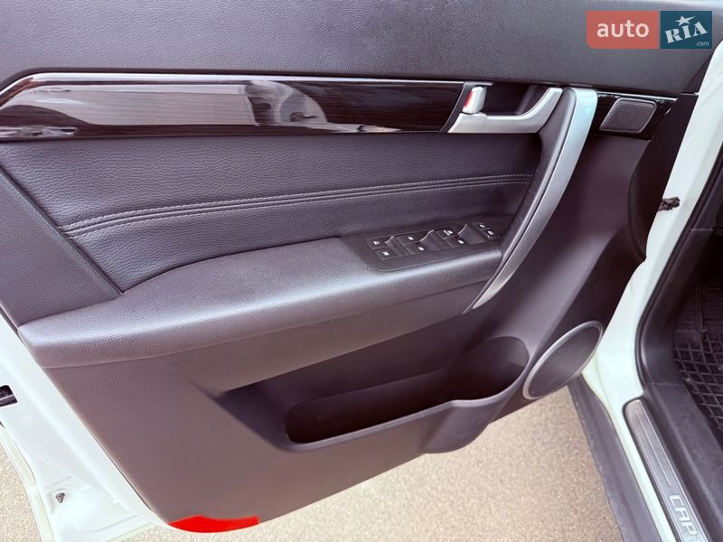 Внедорожник / Кроссовер Chevrolet Captiva 2013 в Киеве