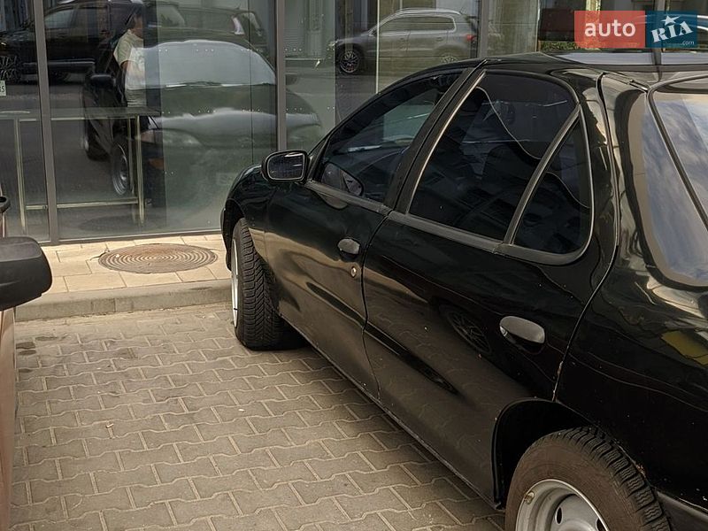 Седан Chevrolet Cavalier 1997 в Хмельницком