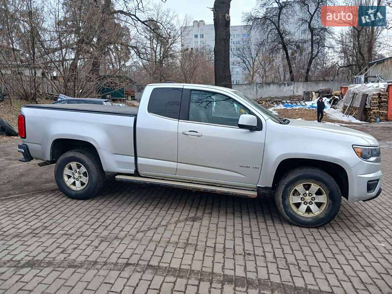 Пикап Chevrolet Colorado 2015 в 