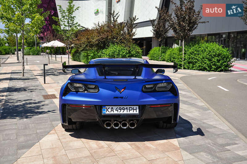 Купе Chevrolet Corvette 2019 в Киеве