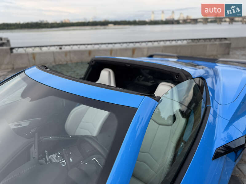 Кабриолет Chevrolet Corvette 2022 в Киеве