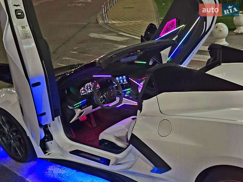 Кабриолет Chevrolet Corvette 2022 в Киеве