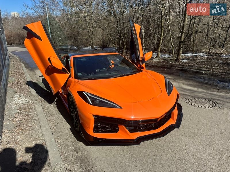 Кабриолет Chevrolet Corvette 2022 в Киеве