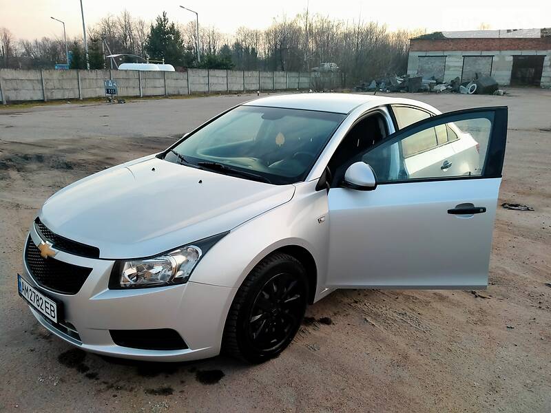 Седан Chevrolet Cruze 2011 в Житомирі фото 15 Седан Chevrolet Cruze 2011 в Житомирі