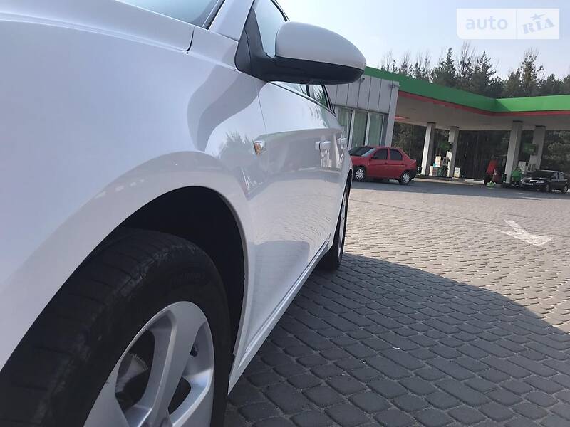 Седан Chevrolet Cruze 2010 в Бродах
