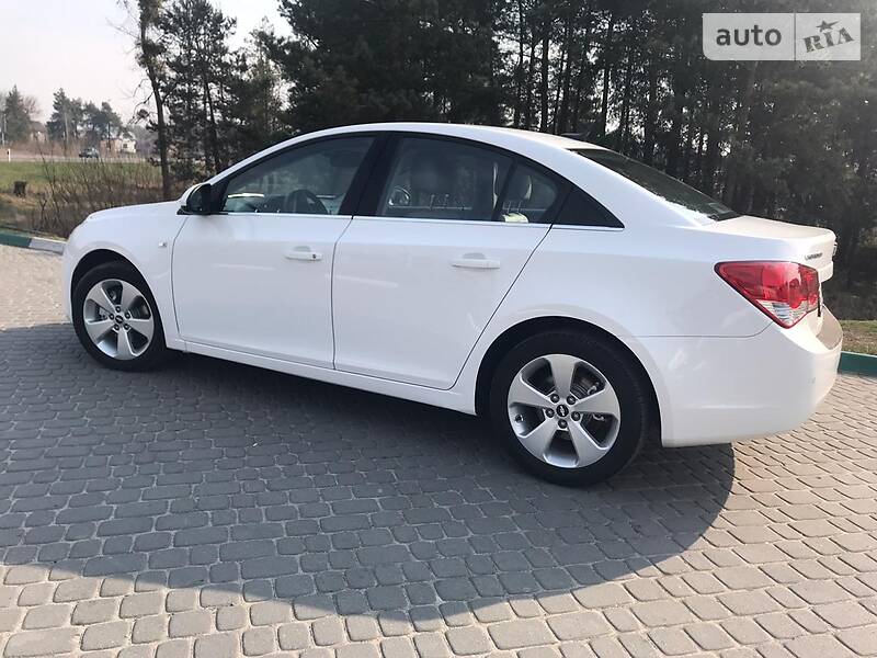 Седан Chevrolet Cruze 2010 в Бродах
