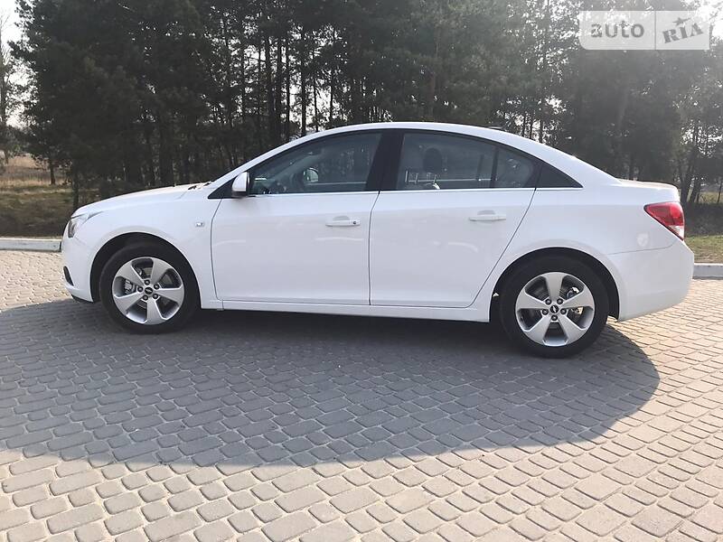 Седан Chevrolet Cruze 2010 в Бродах