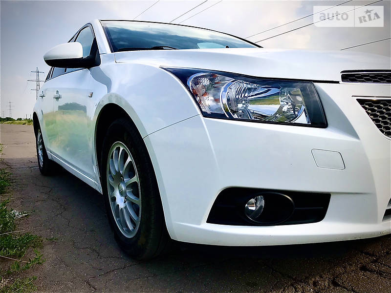 Седан Chevrolet Cruze 2011 в Кам'янському