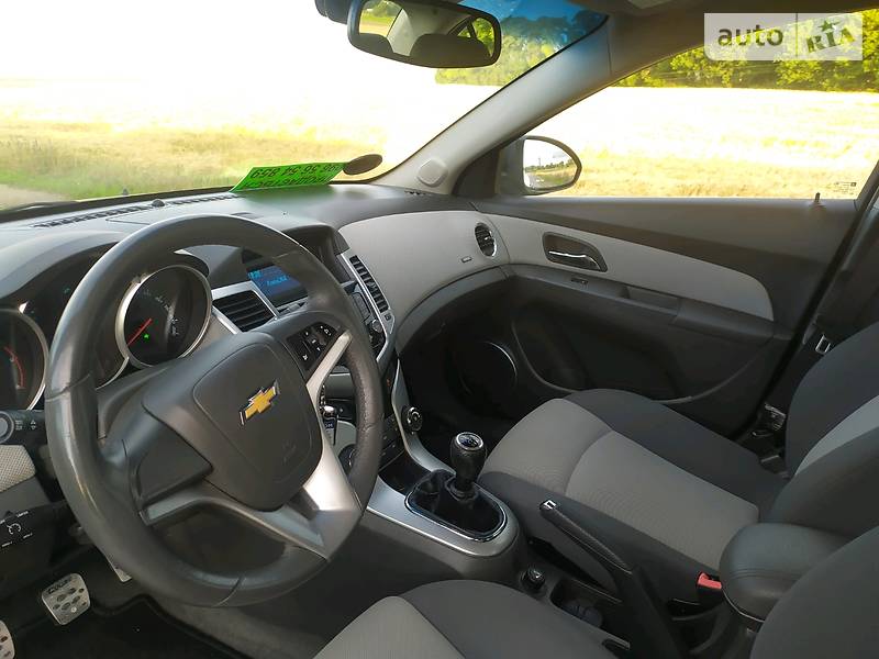 Седан Chevrolet Cruze 2010 в Радехові