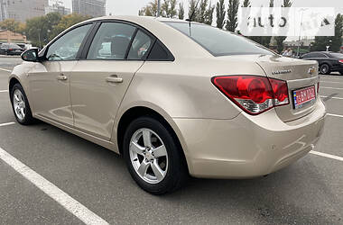 Седан Chevrolet Cruze 2010 в Киеве