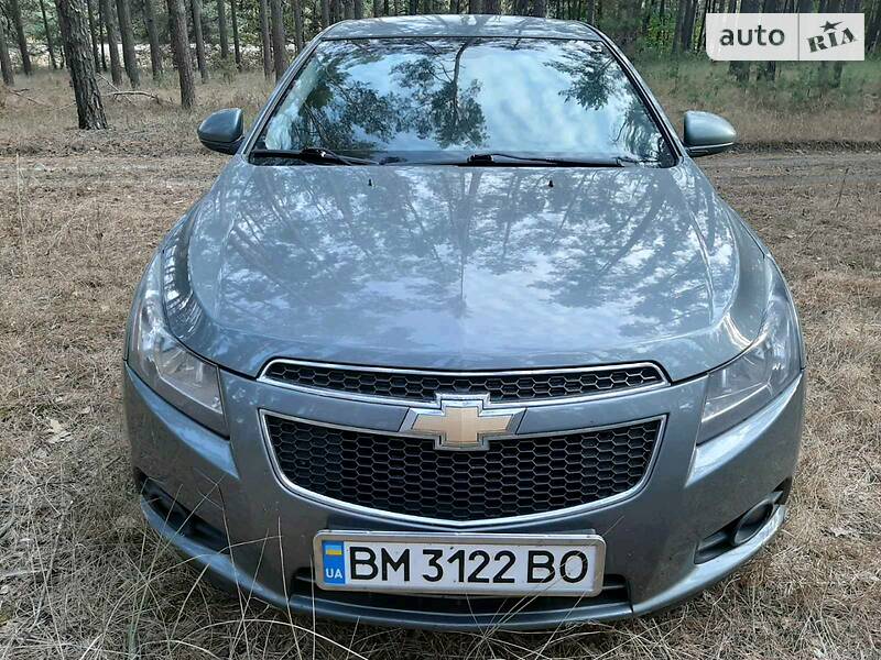 Седан Chevrolet Cruze 2011 в Ромнах