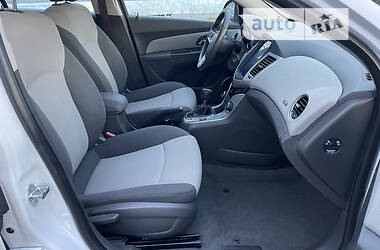 Седан Chevrolet Cruze 2010 в 