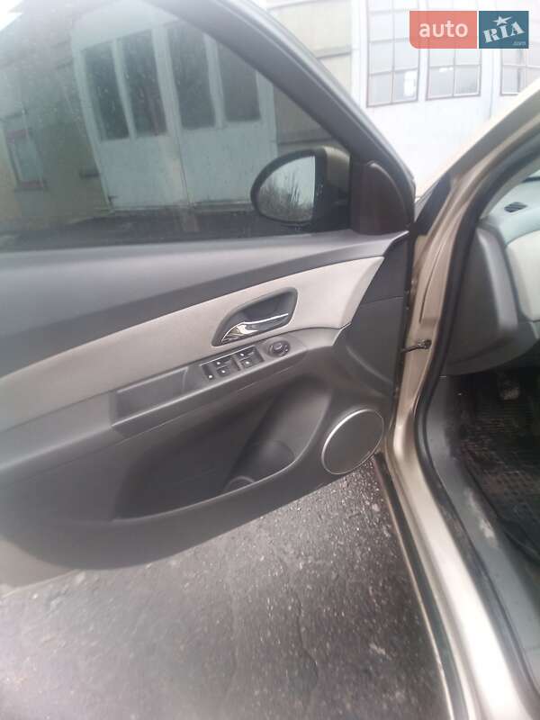 Седан Chevrolet Cruze 2010 в Кобеляках