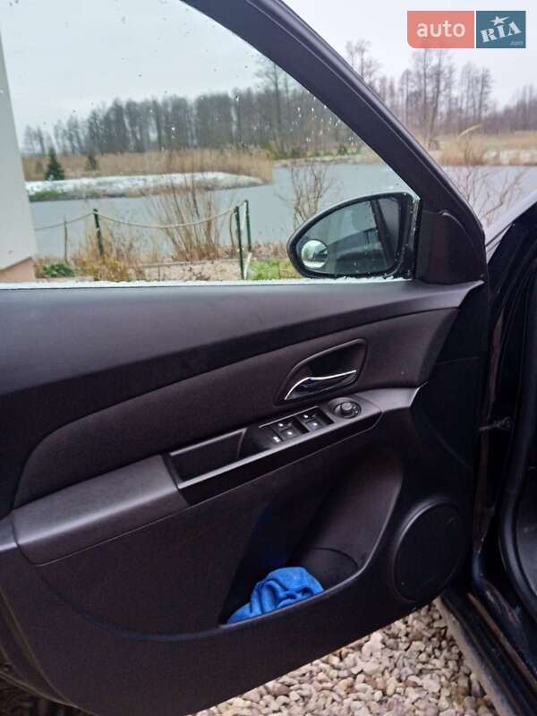 Седан Chevrolet Cruze 2013 в Львові