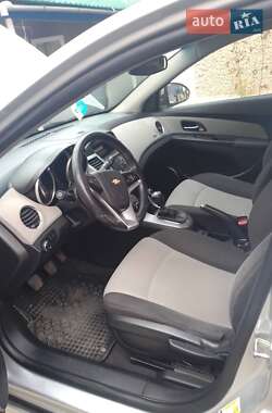 Хэтчбек Chevrolet Cruze 2011 в 