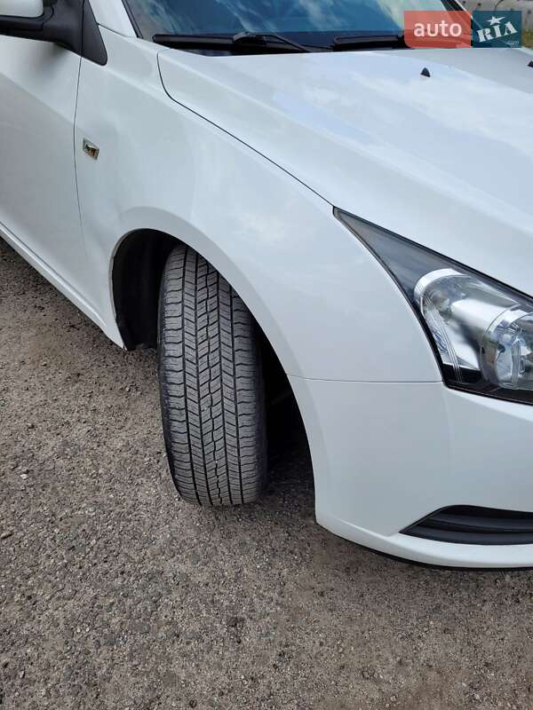 Седан Chevrolet Cruze 2009 в Полтаві