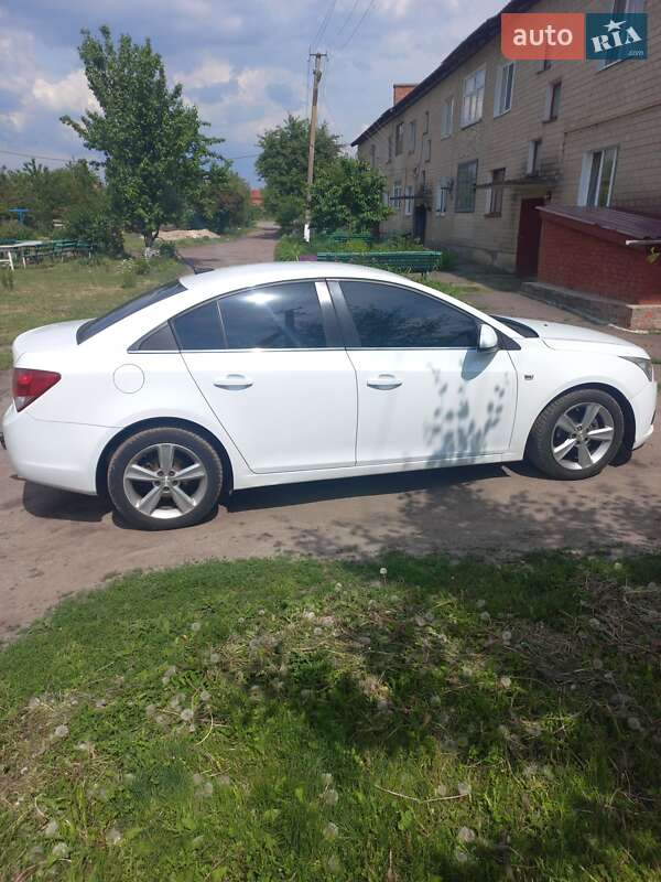 Седан Chevrolet Cruze 2014 в Лохвиці